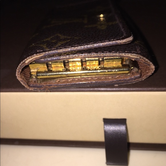 Louis Vuitton Key Case - Picture 5 of 7